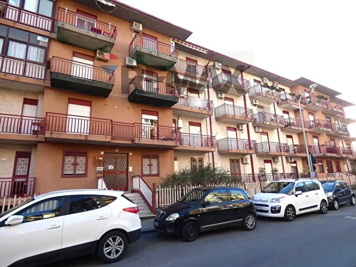 Appartamento trilocale in vendita in Via Pittore Nunzio Ferrara, Misterbianco