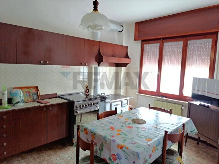 Casa con 10 locali in vendita in Via Ronche, Lamon