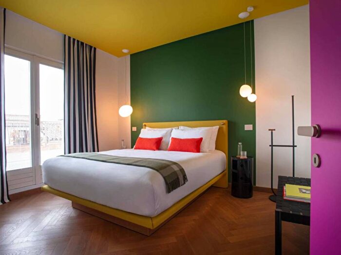 Appartamento bilocale in affitto in Via Alessandro Manzoni, Scala Manzoni, Milano