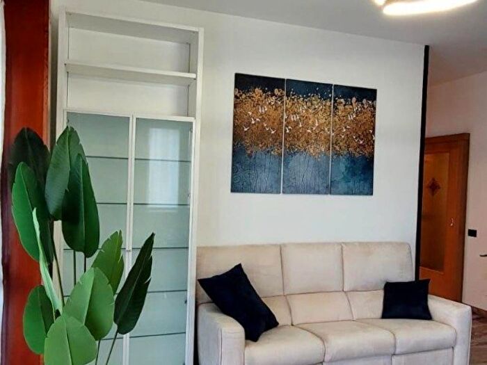 Appartamento trilocale in affitto in Via Francesco Ferrucci, Sempione, Milano