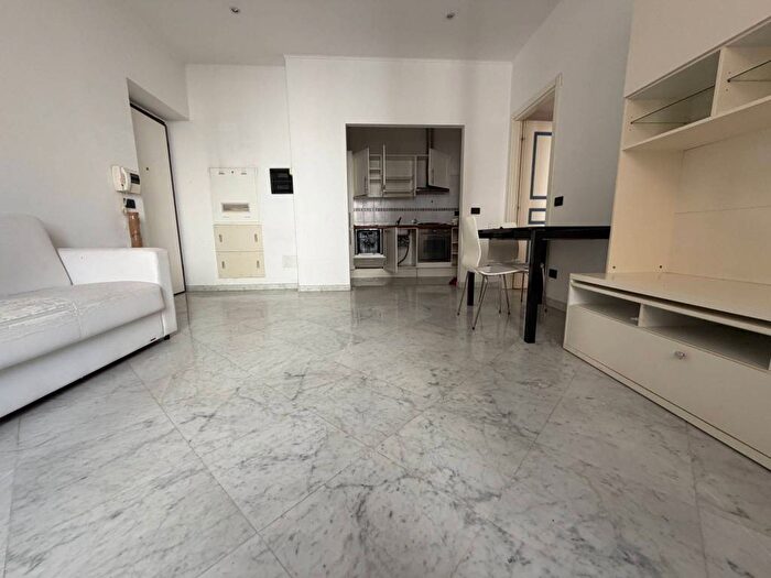 Appartamento quadrilocale in affitto in Via Colombo, San Vincenzo, Genova