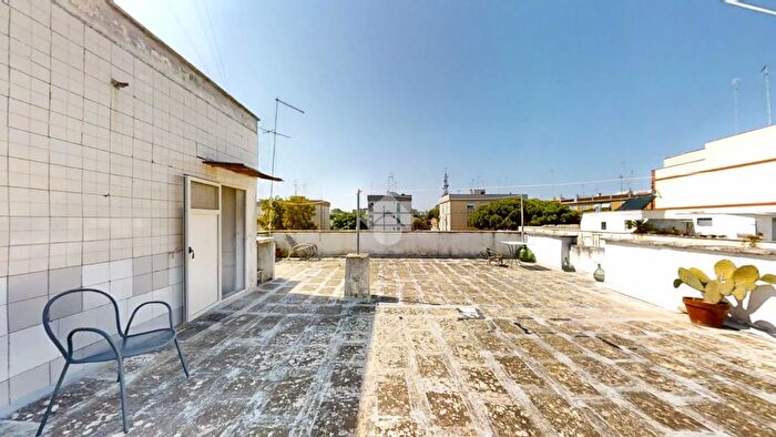 Casa quadrilocale in vendita in Via Daunia, Brindisi