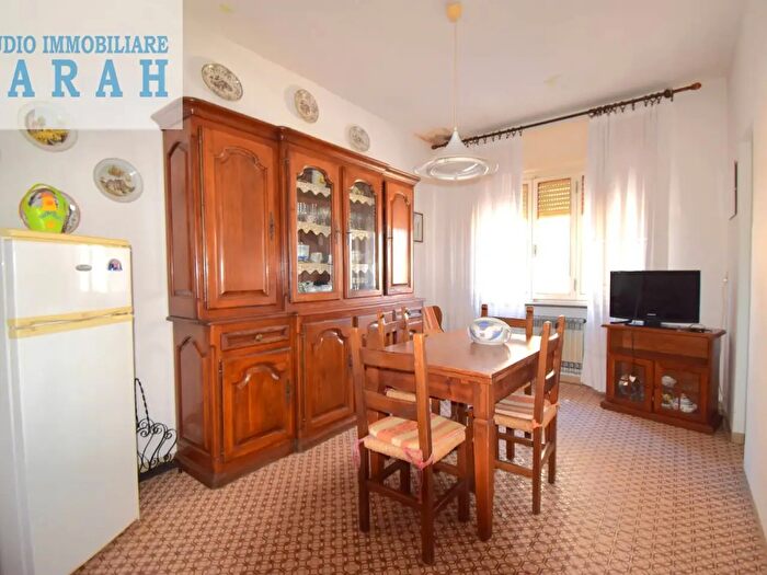 Appartamento con 5 locali in vendita in Via dei Ciliegi, Viareggio