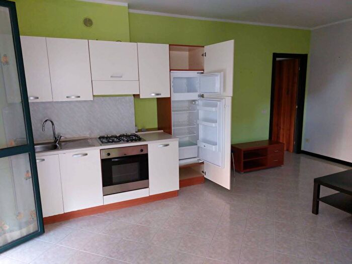 Appartamento bilocale in affitto in Viale Dante Alighieri, San Martino, Novara