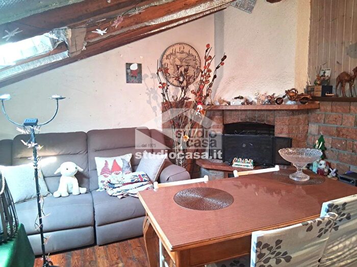 Casa bilocale in vendita in Tiraboschi, Serina