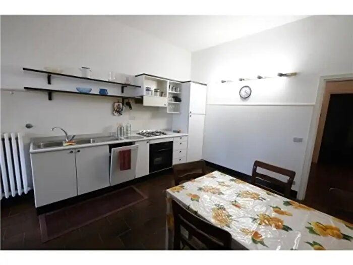 Appartamento con 5 locali in affitto in Firenze