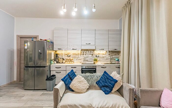 Appartamento trilocale in vendita in Via Giosuè Carducci, Settimo Milanese