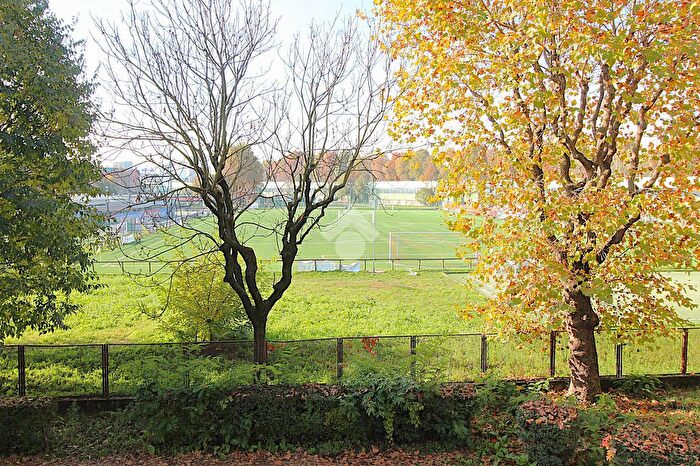 Appartamento trilocale in vendita in Via Felice Orsini, Milano