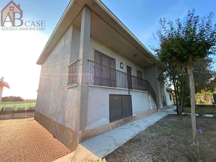 Casa con 5 locali in vendita in Ugo da Gabolate, Gambolo