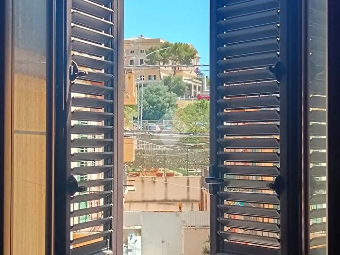 Appartamento trilocale in vendita in Via di Cristofalo, Palermo