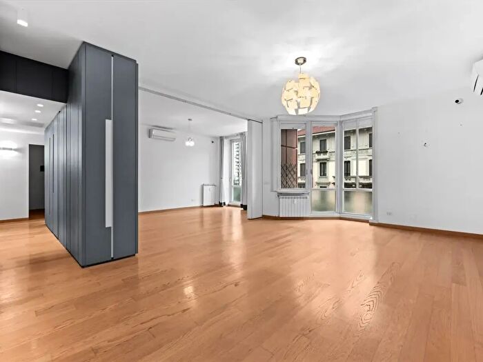 Appartamento trilocale in vendita in Via Desiderio da Settignano, Milano