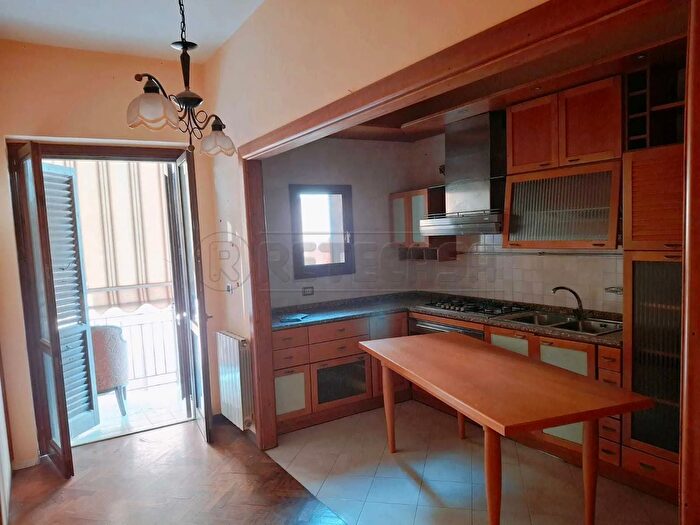 Appartamento quadrilocale in vendita in Via Modica, Siracusa