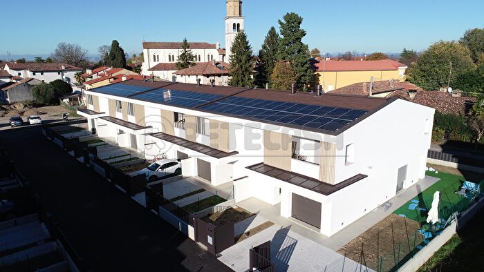 Casa con 9 locali in vendita in Via XXV Aprile, Fiumicello Villa Vicentina