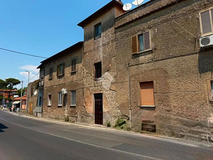 Appartamento quadrilocale in vendita in Via del Pavone, Campagnano Di Roma