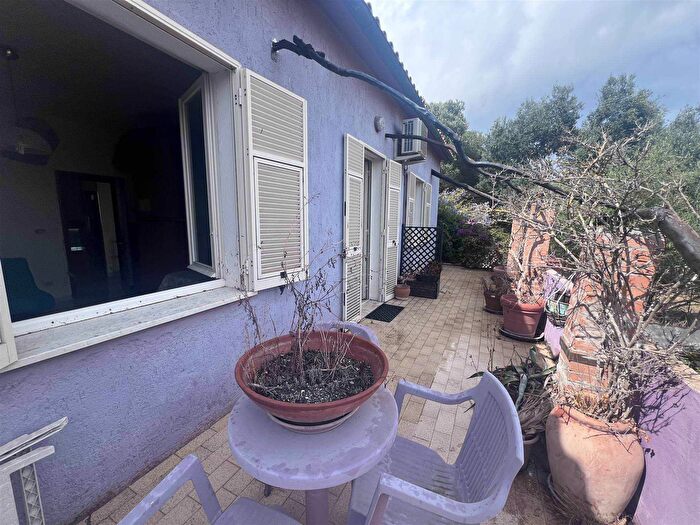 Casa con 5 locali in vendita in La Maddalena