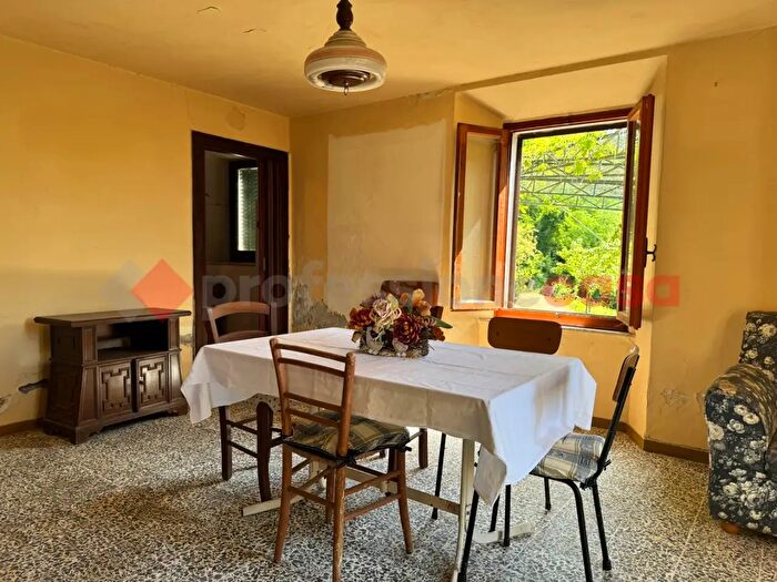 Casa con 6 locali in vendita in Località Piaggiagrande Snc, Barga