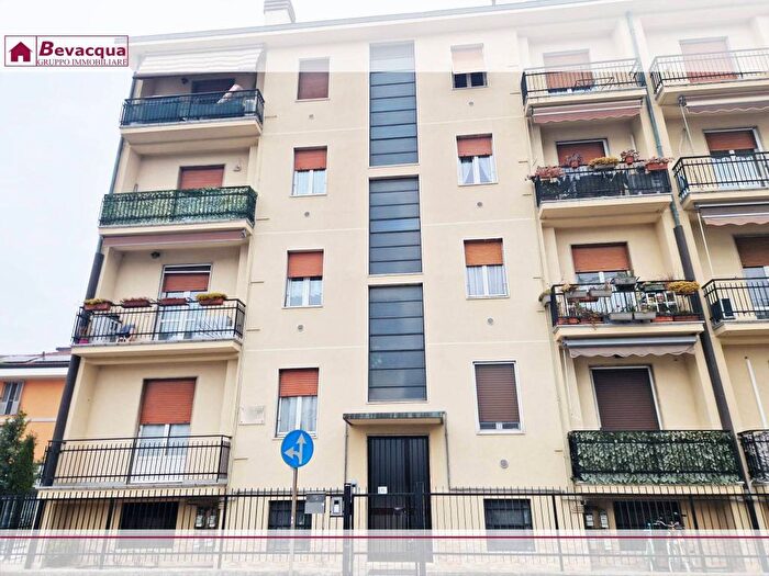 Appartamento bilocale in affitto in Via Don Giovanni Minzoni, Carugate