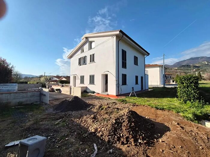 Casa con 6 locali in vendita in Ia Fraga Alta, Capannori