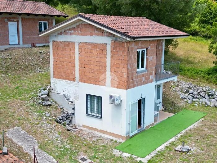 Casa bilocale in vendita in Contrada Torretta, San Giovanni A Piro
