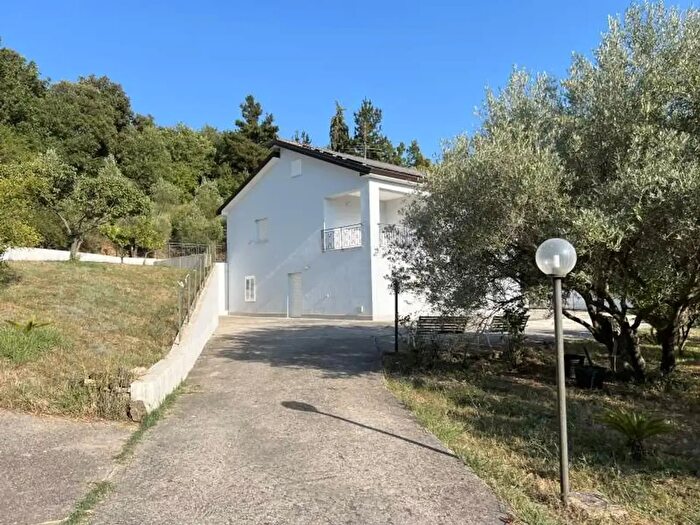 Appartamento quadrilocale in vendita in Contrada San Felice Snc, Cicerale