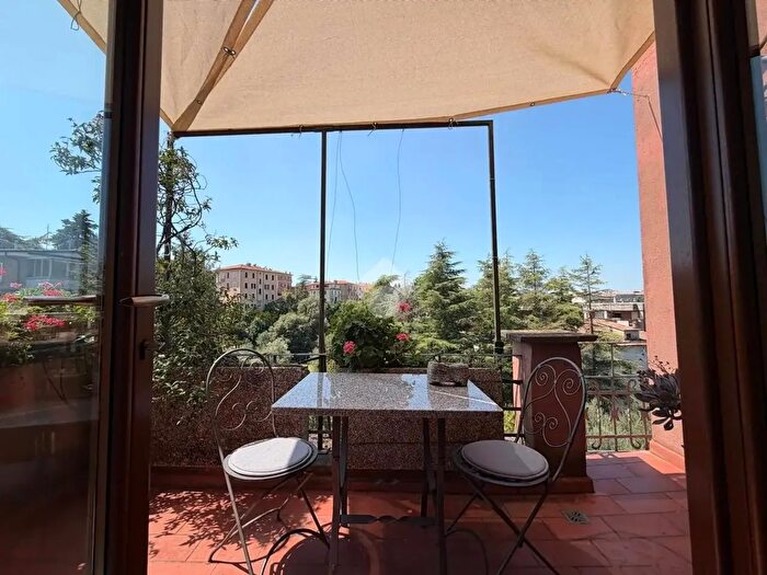 Appartamento quadrilocale in vendita in Via Madonna del Riccio, Perugia