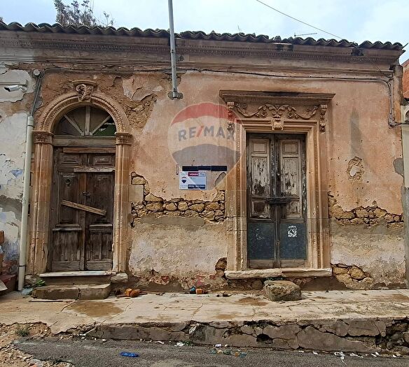 Casa con 6 locali in vendita in Via Bari, Vittoria
