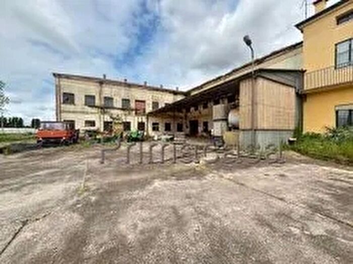 Casa con 12 locali in vendita in Corso della Vittoria, Legnago