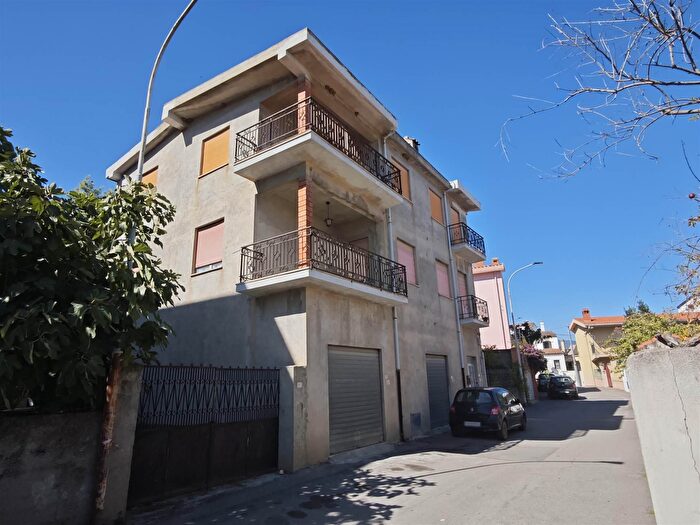 Casa con 11 locali in vendita in Bari Sardo