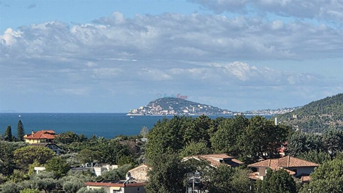 Appartamento trilocale in vendita in Minturno