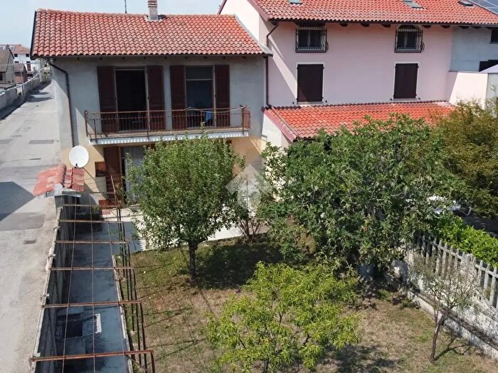 Casa quadrilocale in vendita in Corso Italia, Palazzolo Vercellese