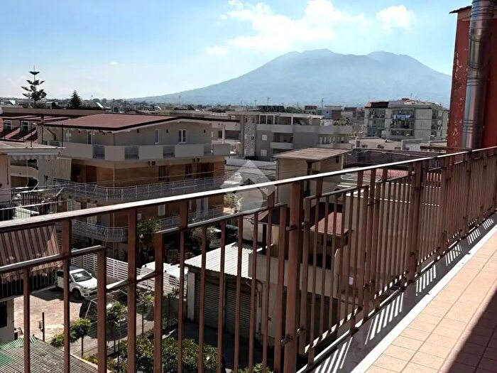 Appartamento trilocale in vendita in Via Raffaele Sanzio, Volla