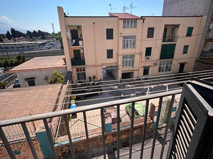 Appartamento quadrilocale in affitto in Cupa Carbone, Capodichino, Napoli