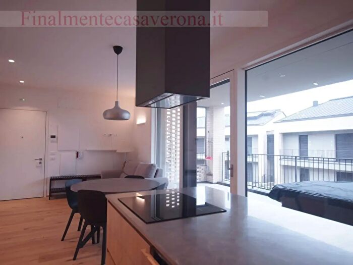 Appartamento con 5 locali in affitto in Via Secolo, Peschiera Del Garda