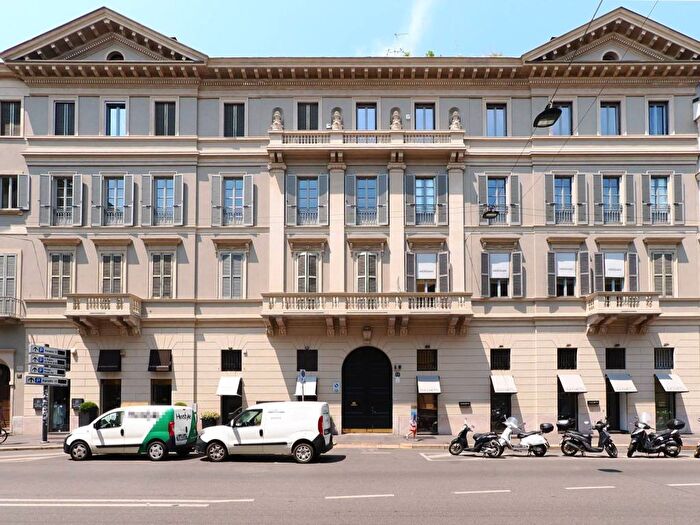 Appartamento trilocale in affitto in Corso Venezia, Palestro, Milano