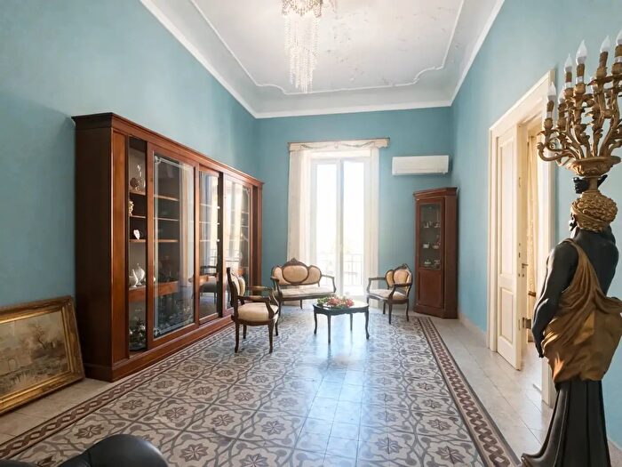 Casa con 5 locali in vendita in Via Garibaldi Snc, Barcellona Pozzo Di Gotto