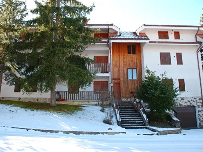 Appartamento trilocale in vendita in Via Pescara, Pescocostanzo