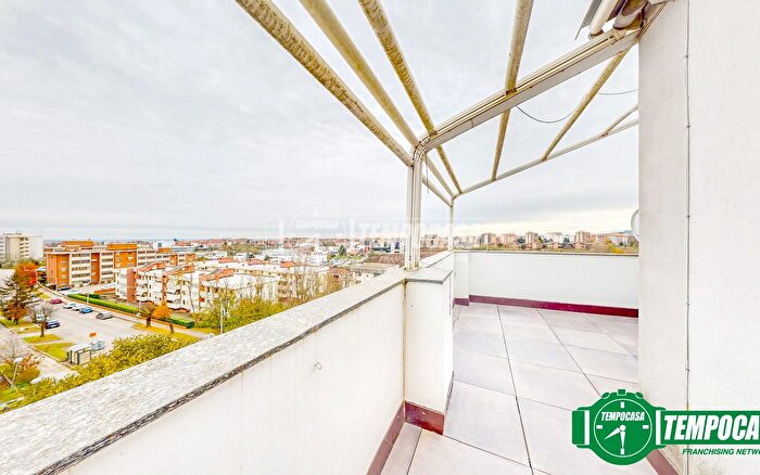 Appartamento trilocale in vendita in Valenza