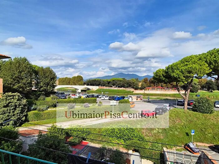 Appartamento con 6 locali in vendita in Pisa