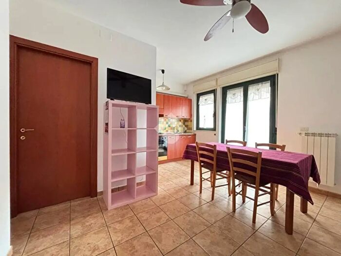 Appartamento trilocale in vendita in Via Giuseppe Garibaldi, Pineto