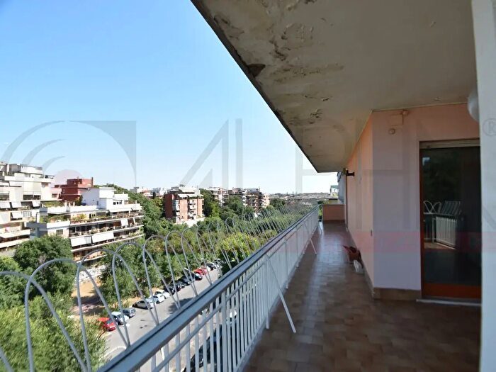 Appartamento trilocale in affitto in Viale dei Quattro Venti, Roma