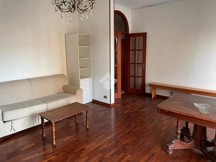 Appartamento con 5 locali in vendita in Via Cattaneo, Cattolica