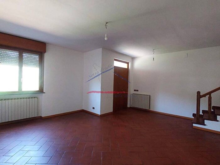 Appartamento trilocale in affitto in Viale Dante, Centro, Capolona