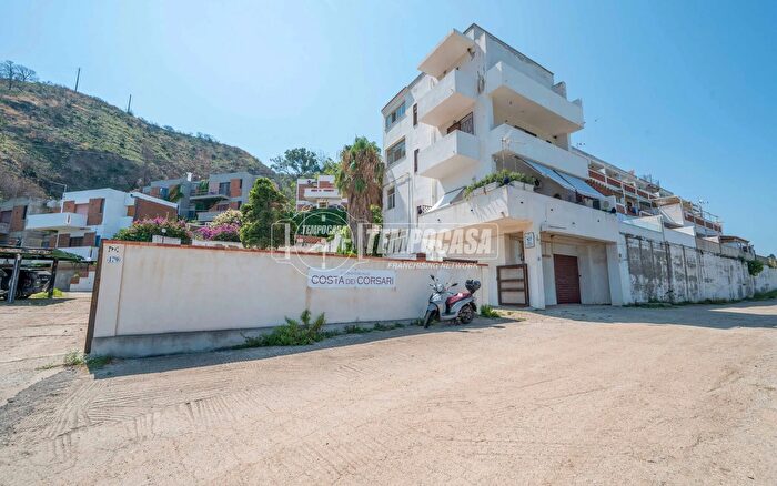 Appartamento trilocale in vendita in Via del Corsaro, Messina