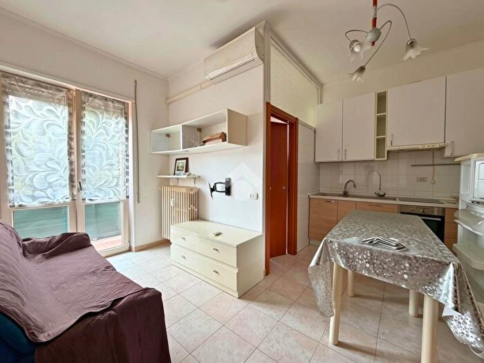 Appartamento bilocale in affitto in Viale Guido Postumo, Centro Mare, Pesaro