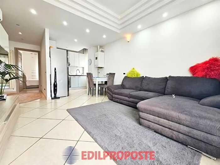 Appartamento trilocale in vendita in Via Brescia, Limbiate