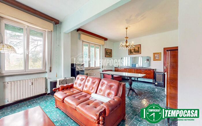 Appartamento con 5 locali in vendita in Via Cortella, Castelletto DOrba