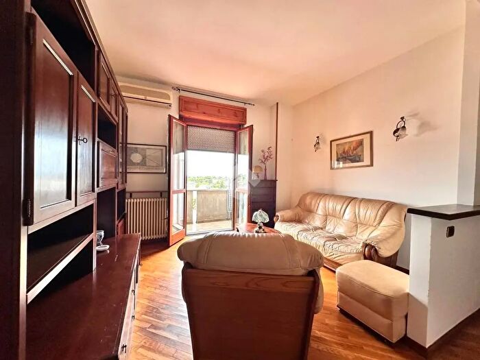 Appartamento quadrilocale in vendita in Via Strada Statale per Genova, Tortona