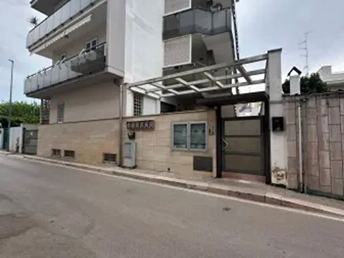 Appartamento trilocale in vendita in Via Piave, Modugno