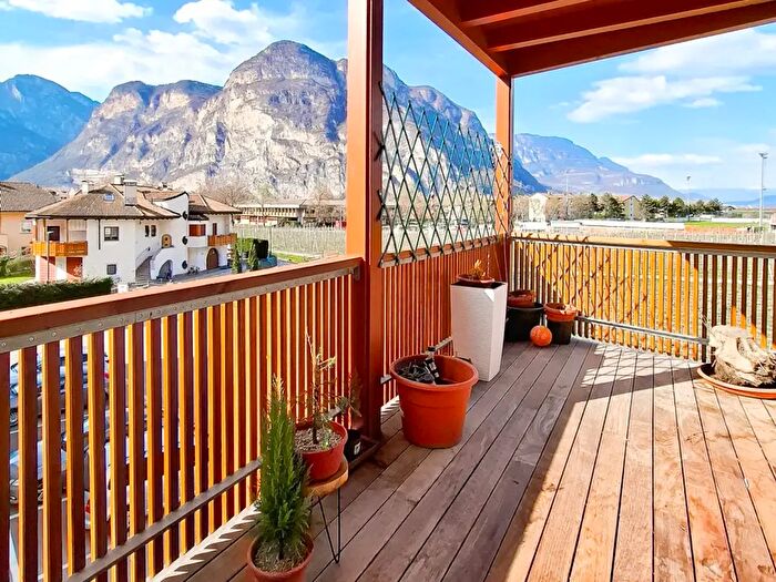 Appartamento quadrilocale in vendita in Via Dante Alighieri, Salorno