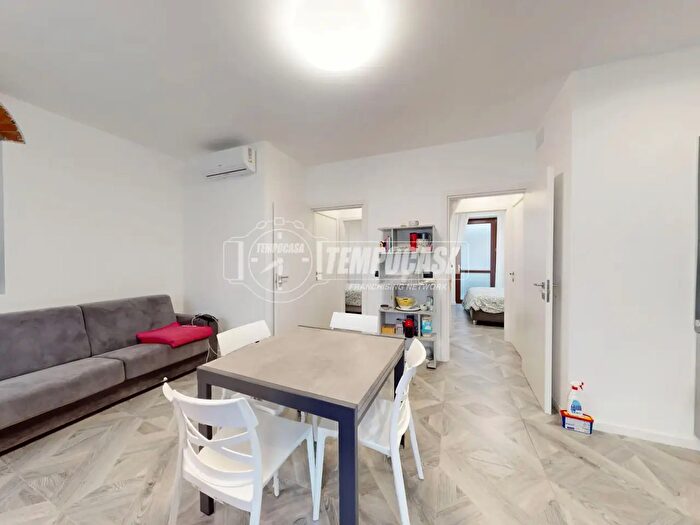 Appartamento trilocale in affitto in Via Santa Giulia, Torino